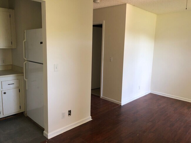 Foto del edificio - 2 bed 1 bath