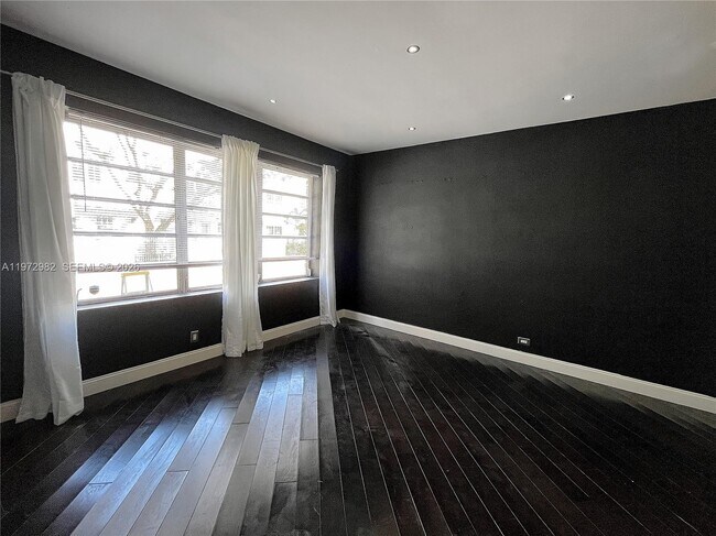 Foto del edificio - 742 12th St