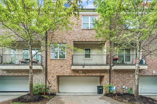 Foto del edificio - 4607 Regent Manor Dr