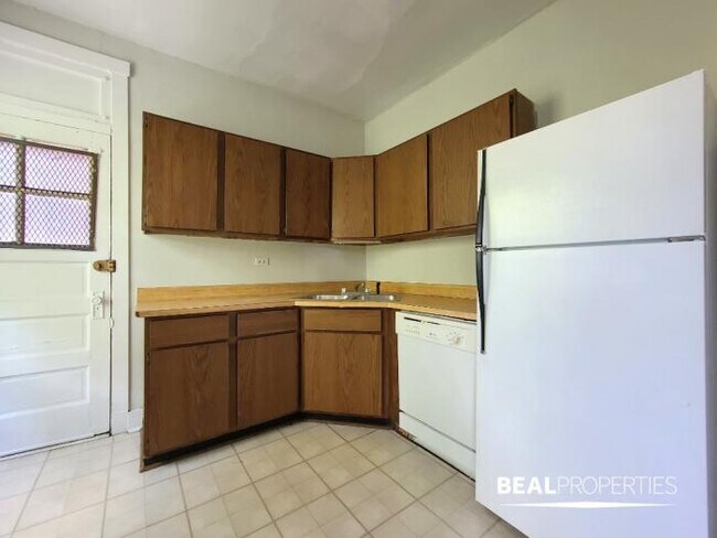 Foto del edificio - 2 bedroom in CHICAGO IL 60657