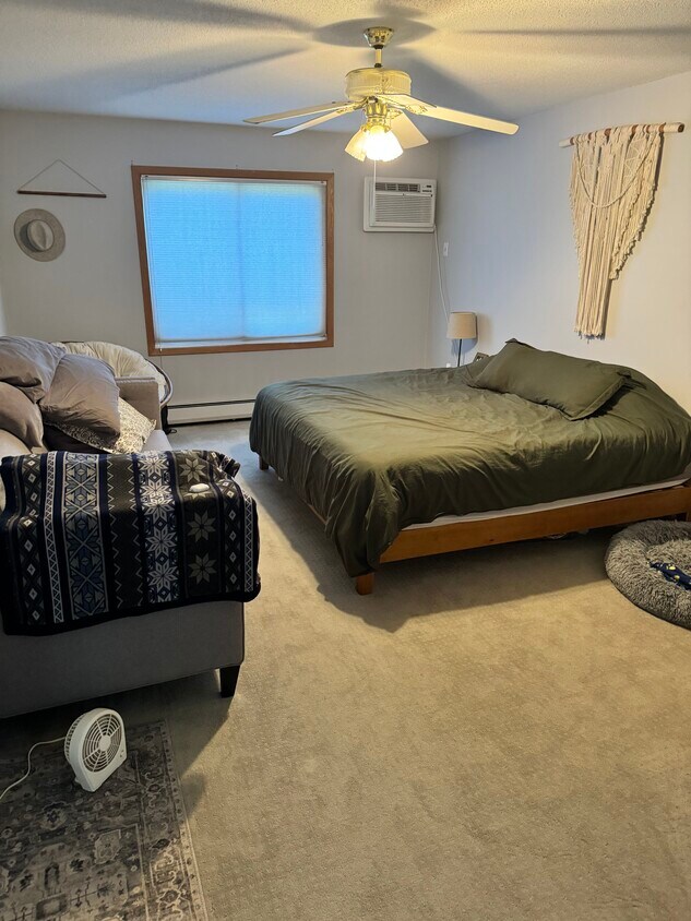 Main Bedroom - 10311 Cedar Lake Rd