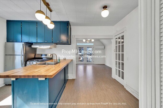 Foto del edificio - Bright and Fun One Bedroom Plus Flex Space...