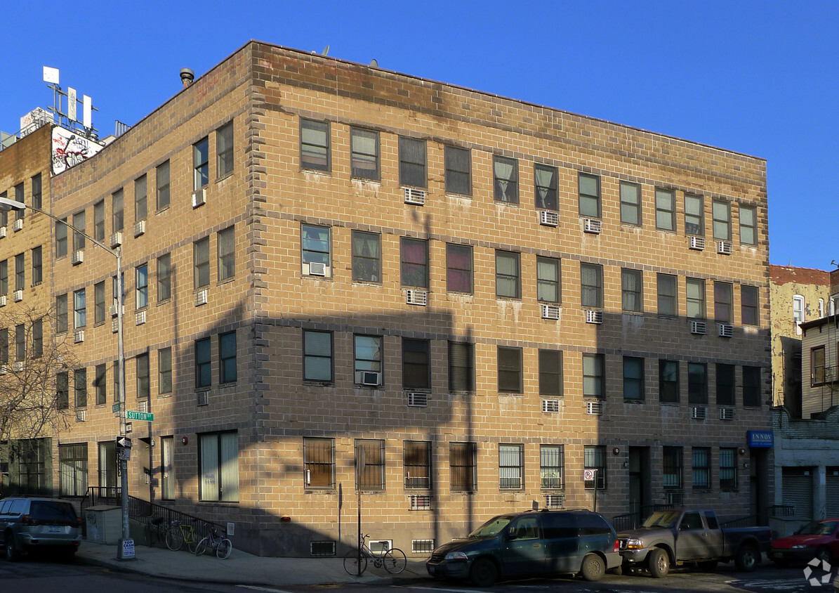 Foto del edificio - 673 Meeker Ave