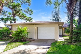 Building Photo - 225 Bayhead Dr
