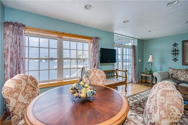 Building Photo - 207 General Smith Dr