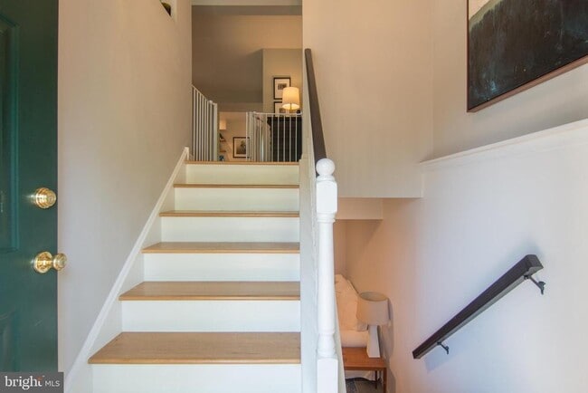 Building Photo - 3738 Swetland Dr