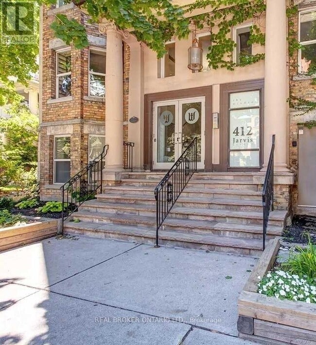 Building Photo - 412-412 Jarvis St