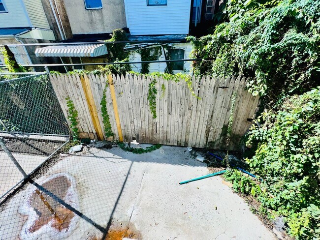 Foto del edificio - BRAND NEW 2BR Townhome w/ Washer Dyer Hook...