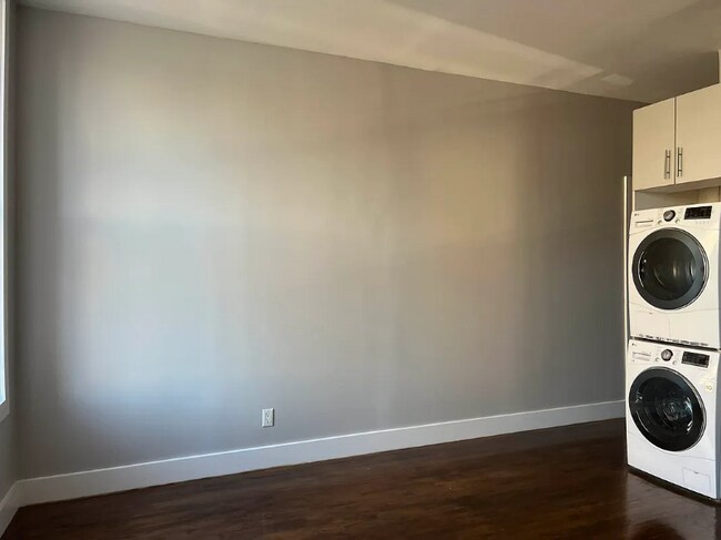 Foto del edificio - 102 E 116th St