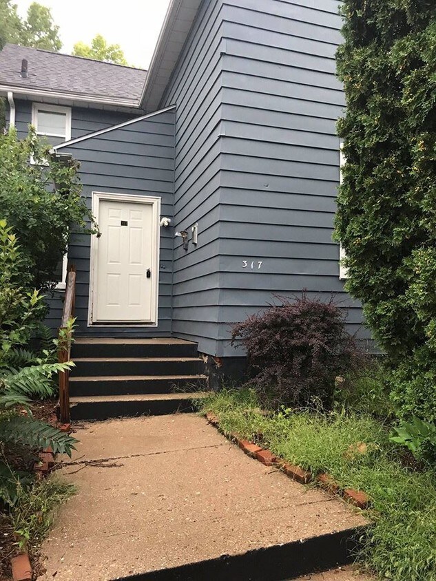 Primary Photo - 317 W Columbia Terrace