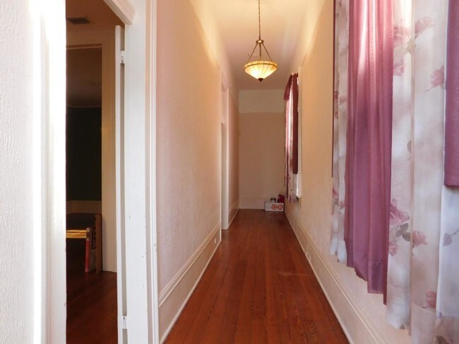 Foto del edificio - 1434 N Johnson St