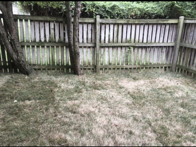 Private fully fenced outdoor patio - 10103 Prince Pl