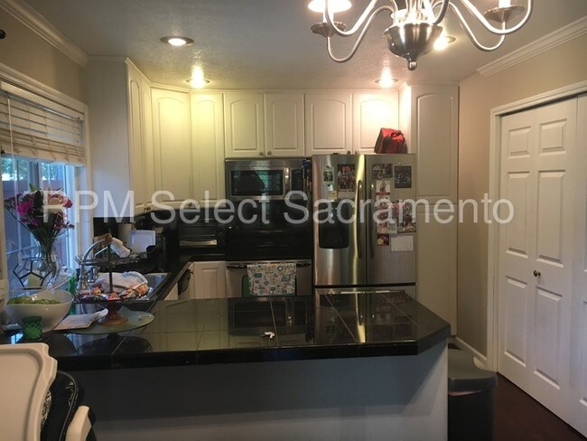 Foto del edificio - 8804 Sawtelle Way