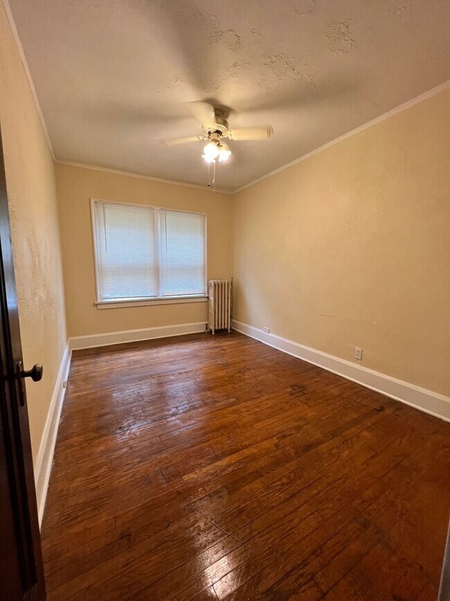 Foto del edificio - 2126 Auburn St