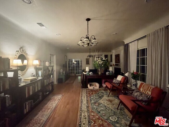 Foto del edificio - 1732 Hauser Blvd
