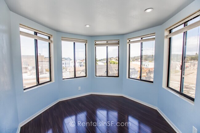 Foto del edificio - 654 Clement St