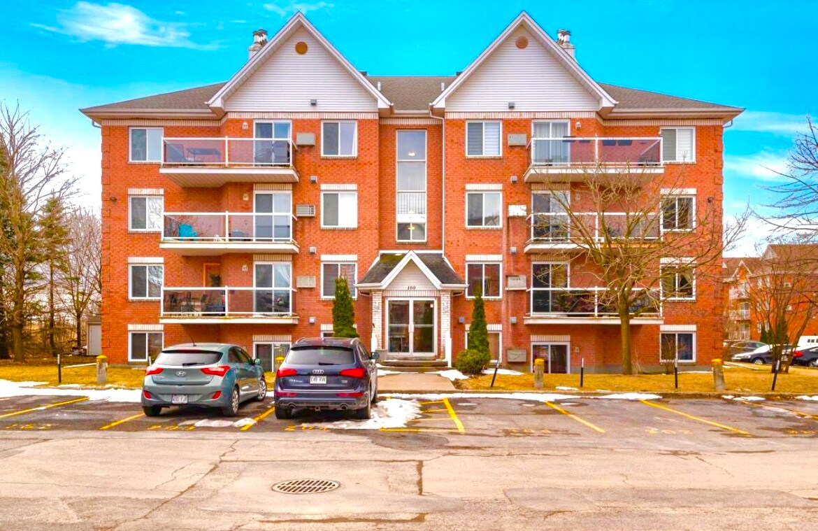 100 De Balmoral Av Unit 201, La Prairie, QC J5R 4L5 Apartments 100 De