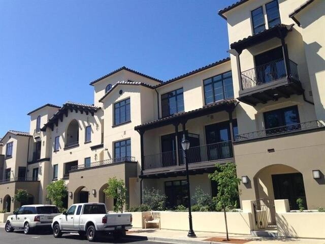Primary Photo - Downtown Los Altos Luxury Condo, 2BD/2.5BT...