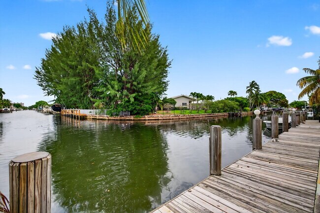 Foto del edificio - 2591 NE 55th Ct