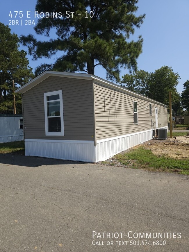 Building Photo - 475 E Robins St