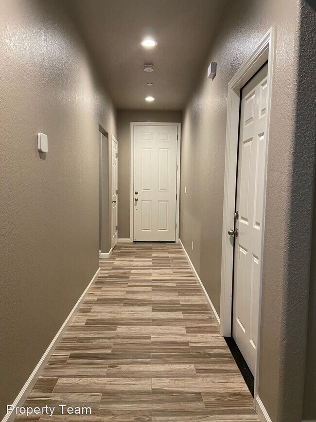 Building Photo - 3 br, 2 bath House - 581 Barcelona Court