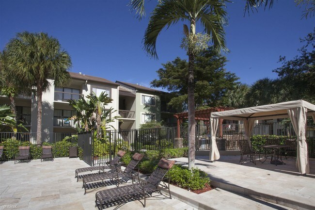 Building Photo - 10605 Hammocks Blvd