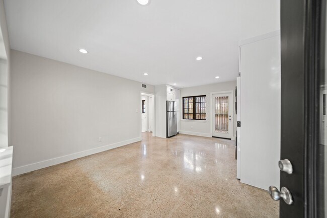 Foto del edificio - 520 Lovett Blvd