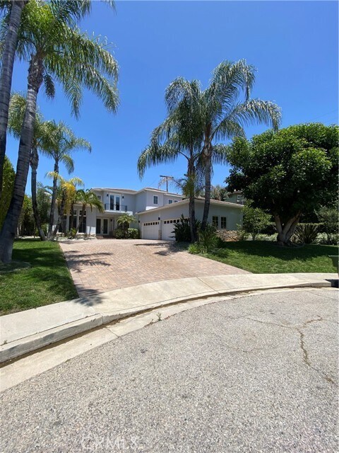 Building Photo - 17401 Oak Creek Ct