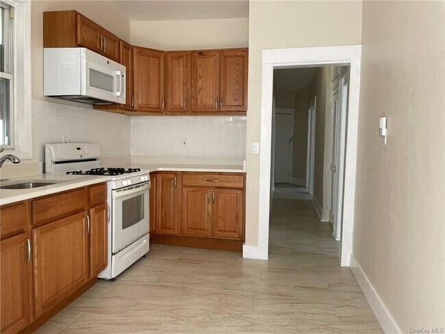 Building Photo - 34 North Street Unit 1