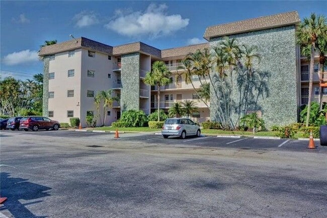 Building Photo - 8101 SW 24th Ct