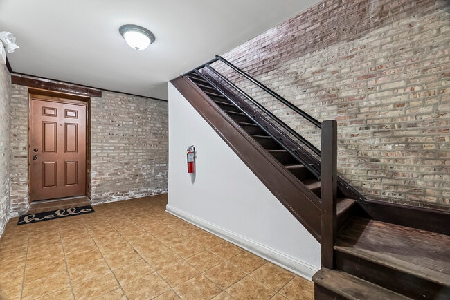 Building Photo - 5001 S King Dr