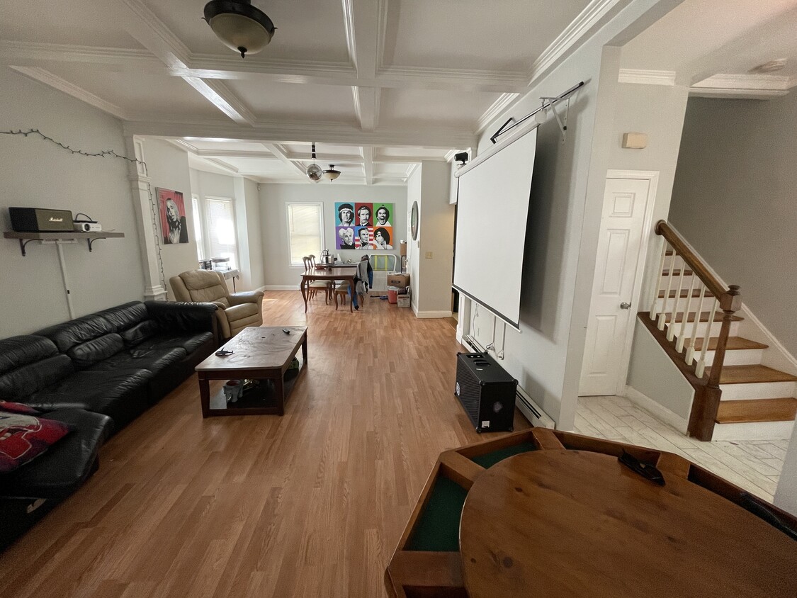 Primary Photo - 7 Whitman St