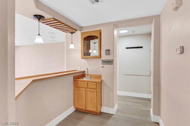 Foto del edificio - 2704 Timber Crossing Ct