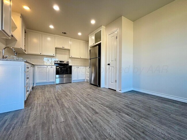 Foto del edificio - 3002 Knoll Dr