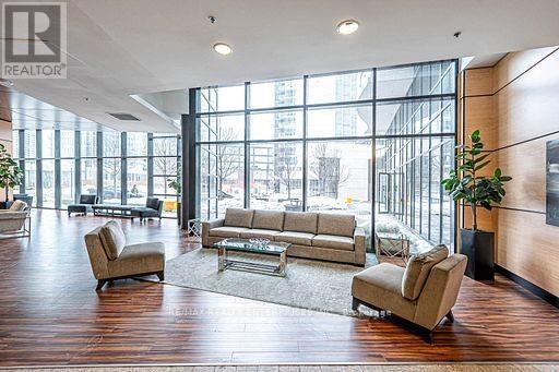 Photo du bâtiment - 2900-2900 Hwy 7
