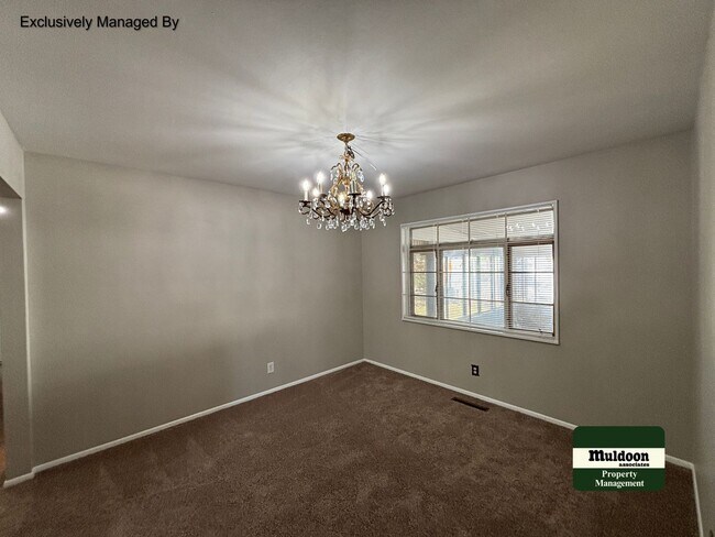 Foto del edificio - Available Now! Main Level Living, Close to Ft Carson. 1  pet large or small dog  ok