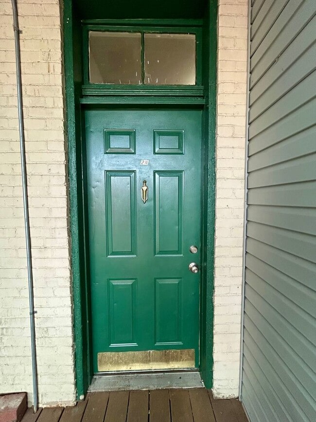 Building Photo - 2300 S 9th St