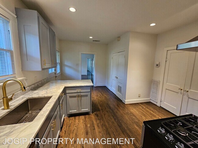 Foto del edificio - 3 br, 2 bath House - 732 N . Windomere Ave.