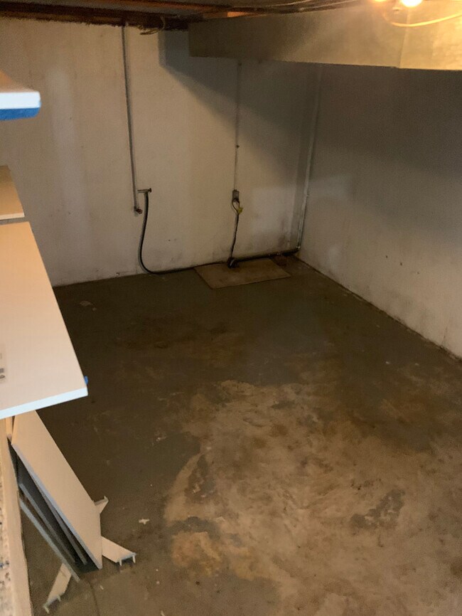 Building Photo - 221 N Clinton St