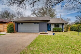 Building Photo - 2403 Aldford Dr