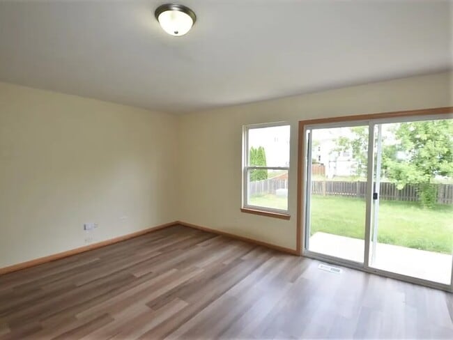 Building Photo - 1714 Stonegate Dr