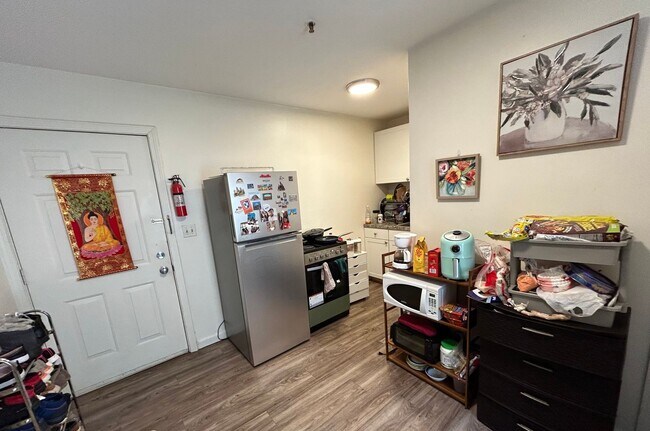 Foto del edificio - Convenient One Bedroom Apartments Near UNH...