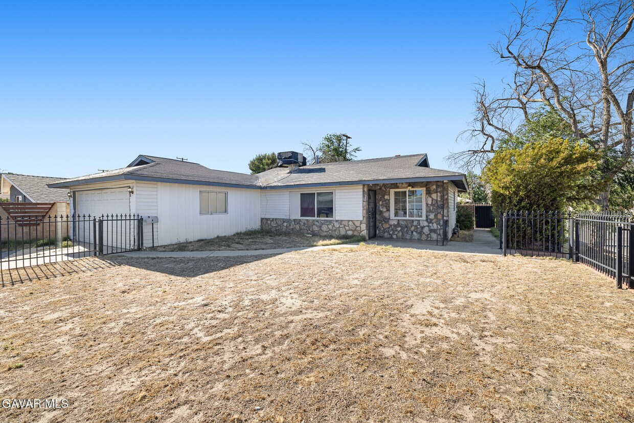 Foto principal - 639 E Ovington St