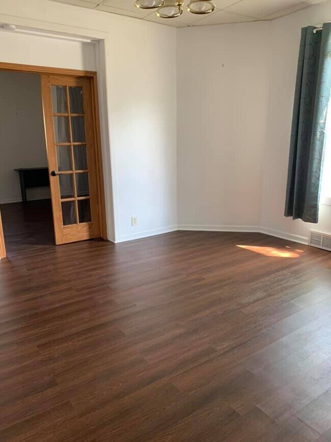 Living room - 312 S 5th St