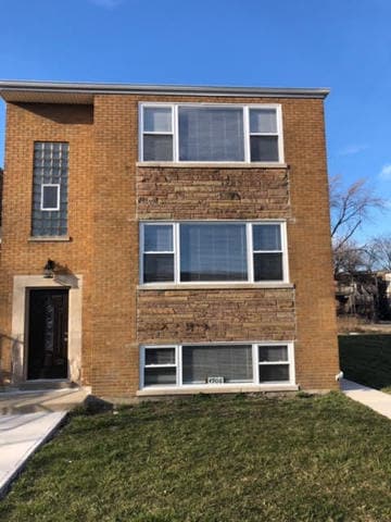 Front - 4906 W Arthington St