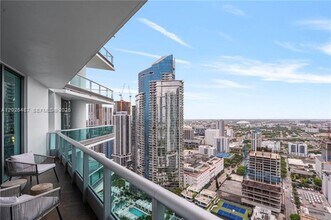 Building Photo - 900 Biscayne Blvd