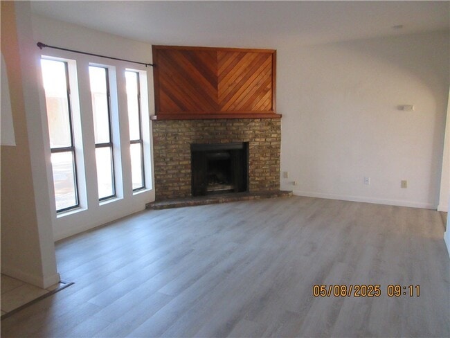 Building Photo - 3546 N Verdugo Rd