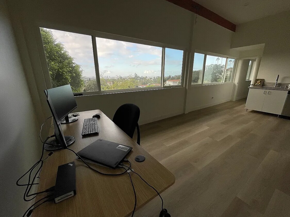 Foto principal - 3632 Amesbury Rd