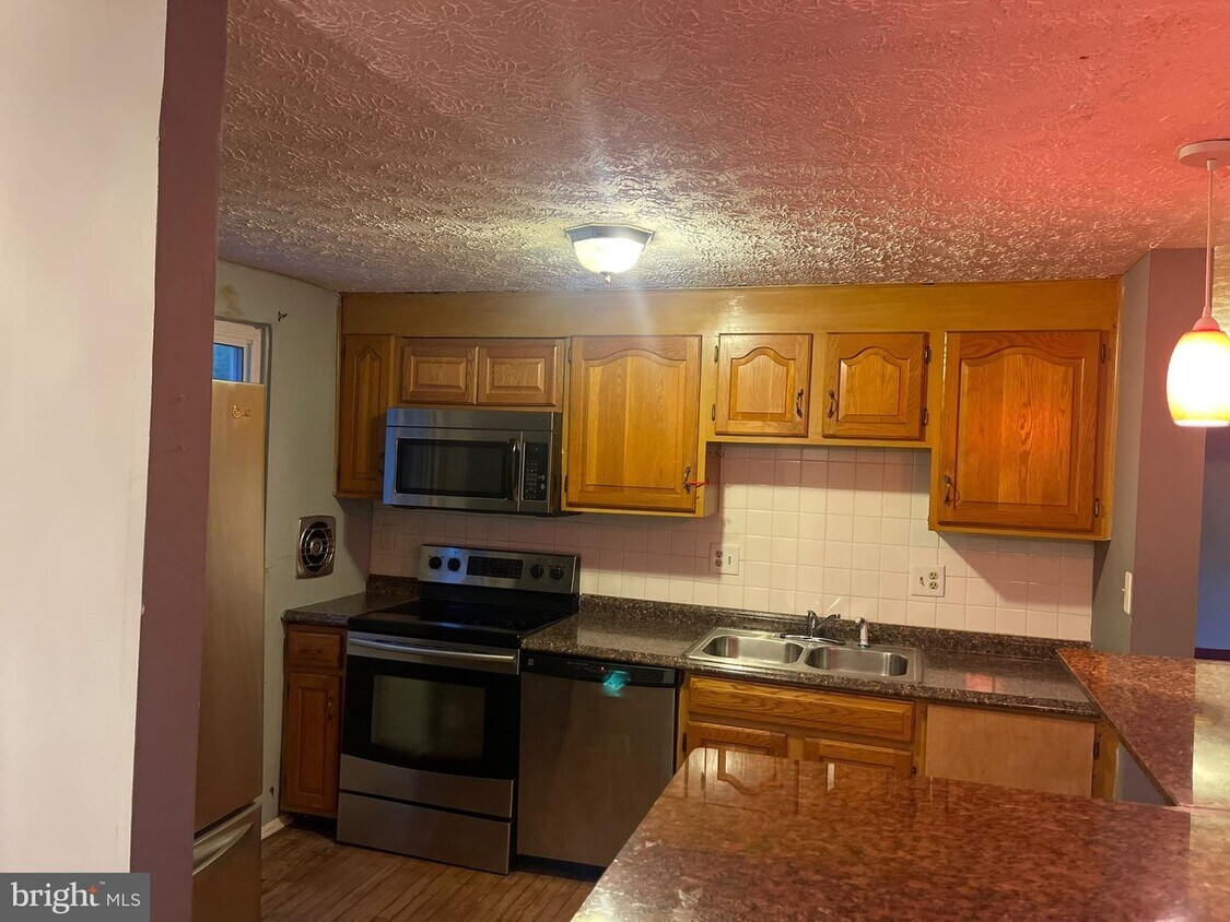 Foto del edificio - 12215 Parkton Ct