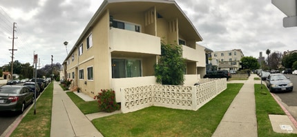 Building Photo - 11805 Iowa Ave